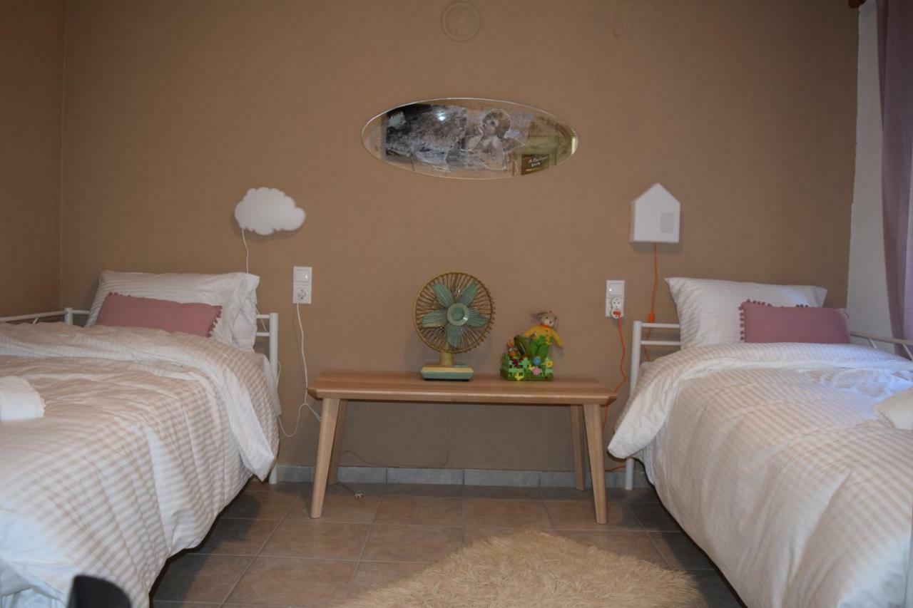 Rina'S House Villa กาลัมปากา ภายนอก รูปภาพ
