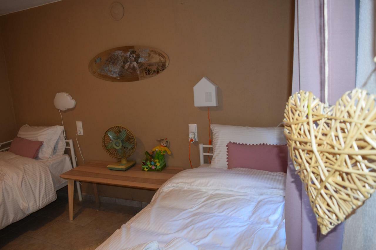 Rina'S House Villa กาลัมปากา ภายนอก รูปภาพ