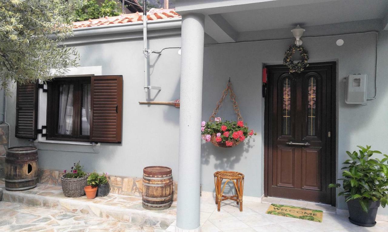 Rina'S House Villa กาลัมปากา ภายนอก รูปภาพ